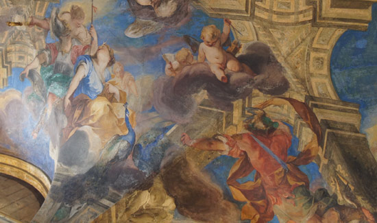 A sinistra il gruppo con Atena, Afrodite e Artemide. Al centro Eros, a destra Ermes. A sinistra il gruppo con Atena, Afrodite e Artemide. Al centro Eros, a destra in basso Ermes.