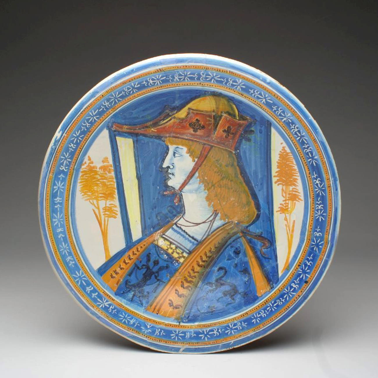 Piatto con fascia blu graffito (1510-1520 circa; maiolica; Montelupo Fiorentino, Museo della Ceramica)
