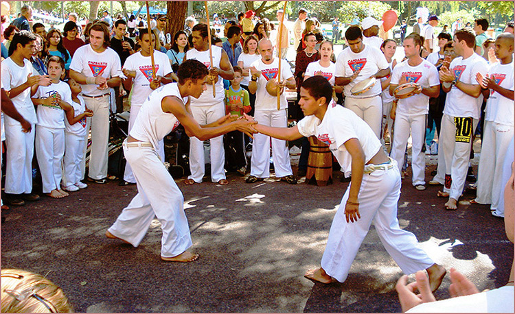 Incontro di capoeira con suonatori Incontro di capoeira con suonatori