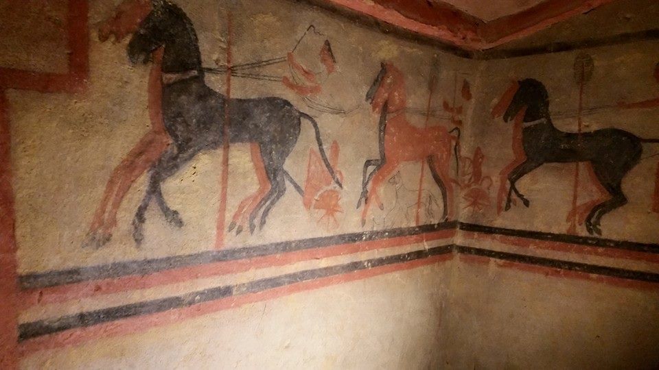Arte etrusca, Scena di corsa con le bighe Arte etrusca, Scena di corsa con le bighe