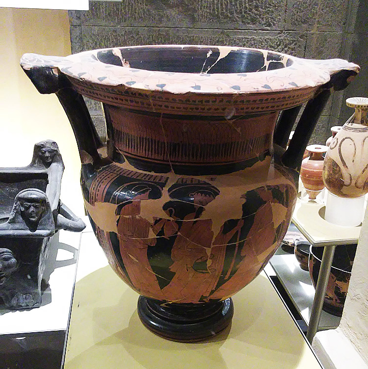 Pittore di Camucia, Cratere a colonnette (460-450 a.C.; ceramica attica a figure rosse; Cortona, Museo dell'Accademia Etrusca)
Pittore di Camucia, Cratere a colonnette (460-450 a.C.; ceramica attica a figure rosse; Cortona, Museo dell'Accademia Etrusca)