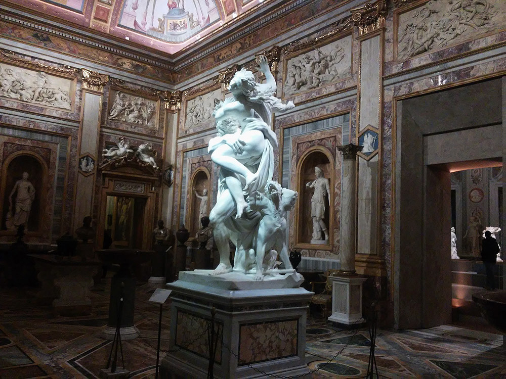 Il Ratto di Proserpina di Gian Lorenzo Bernini nella sua sala alla Galleria Borghese