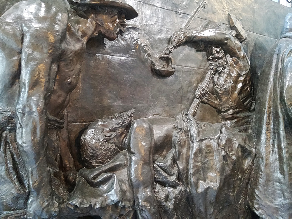 Vincenzo Vela, Monumento alle vittime del lavoro, dettaglio del trasporto
Vincenzo Vela, Monumento alle vittime del lavoro, dettaglio del trasporto