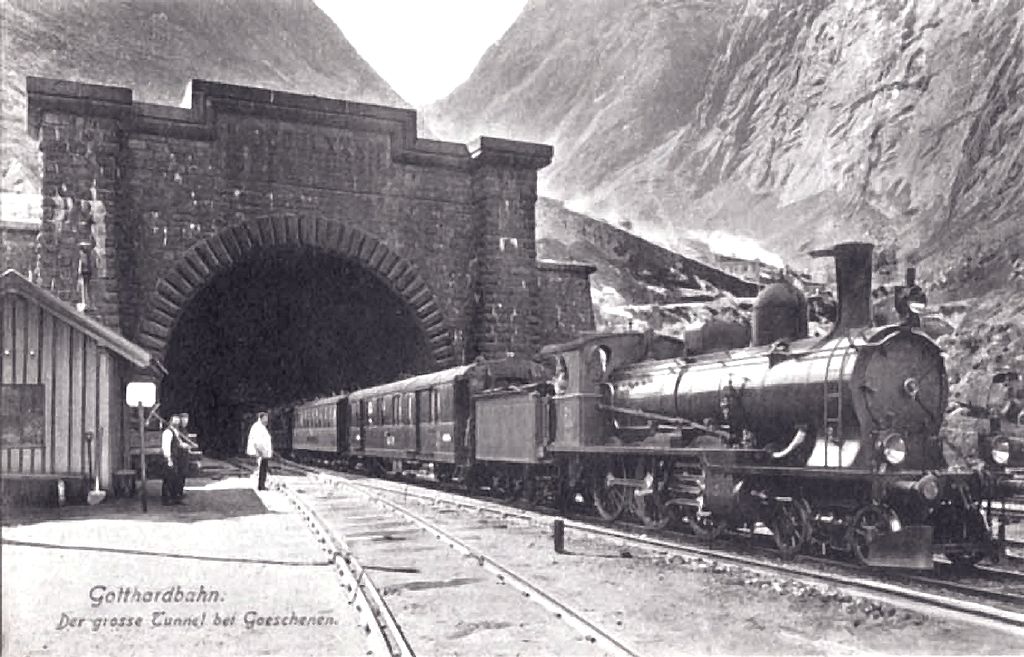 Foto storica dell'ingresso della Galleria del San Gottardo sul versante di Göschenen (1900 circa)
Foto storica dell'ingresso della Galleria del San Gottardo sul versante di Göschenen (1900 circa)