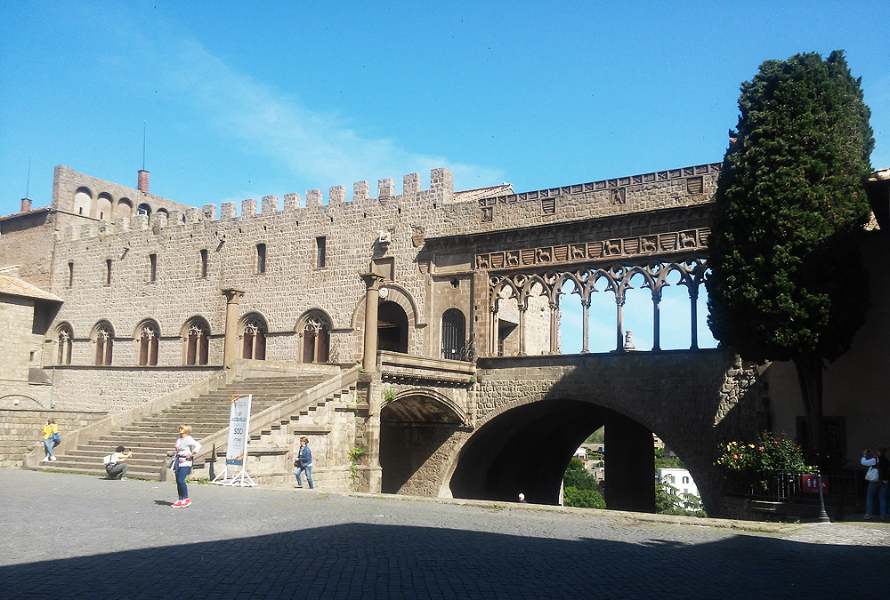 Realtà: il Palazzo dei Papi (Viterbo) 