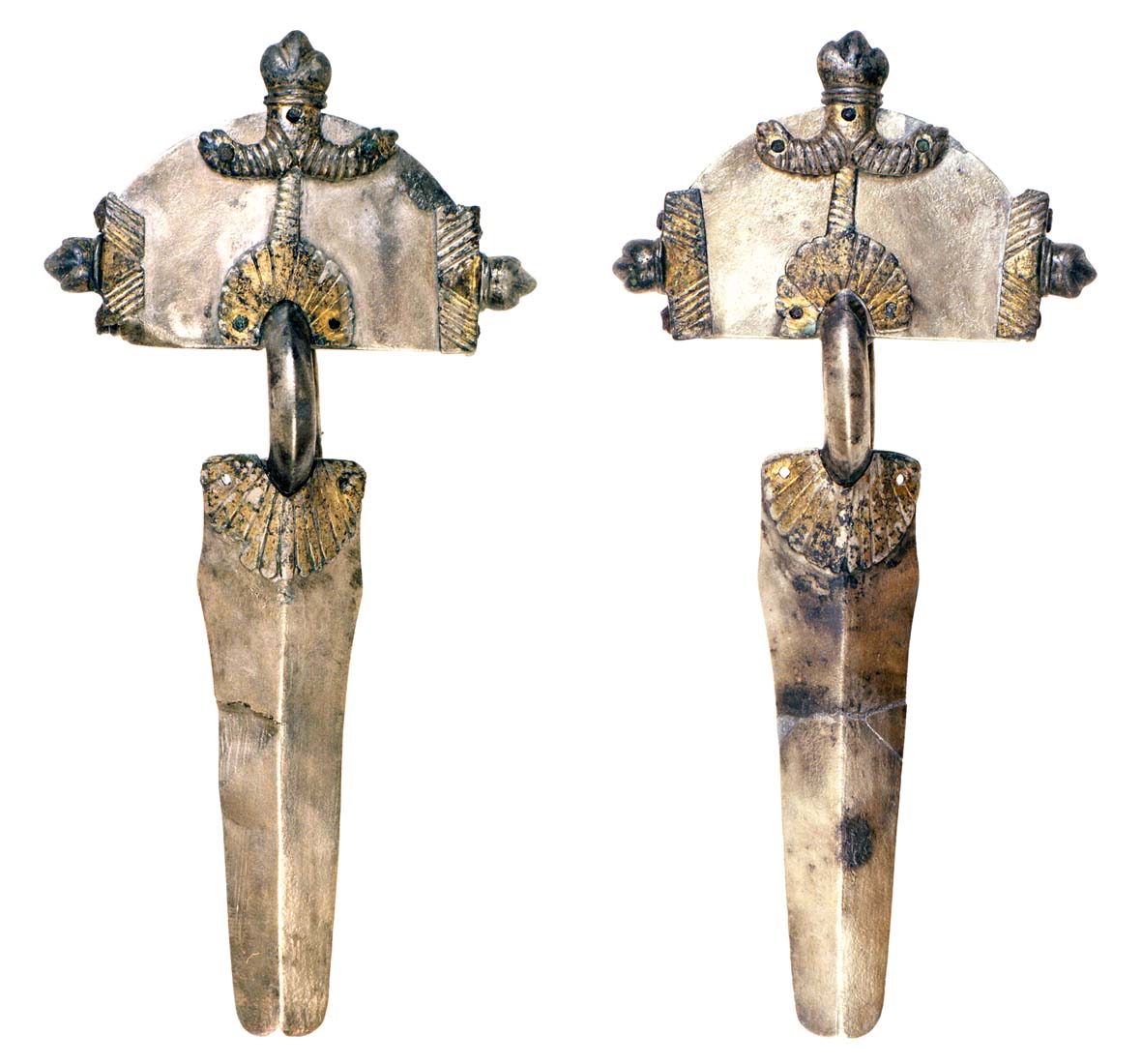 Fibule ad Arco, argento, con tracce di doratura, prima metà del V secolo.