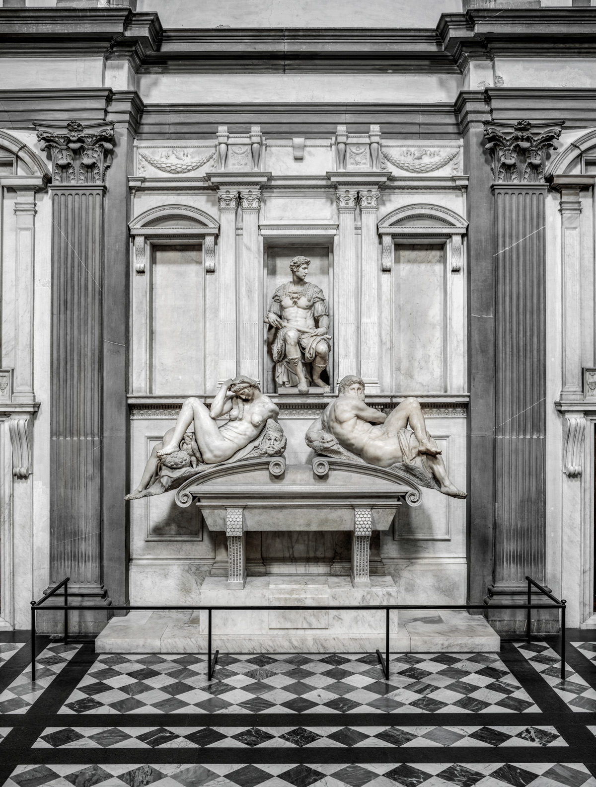 Firenze, la Sagrestia Nuova, capolavoro di Michelangelo, riportata a condizioni di luce simili a