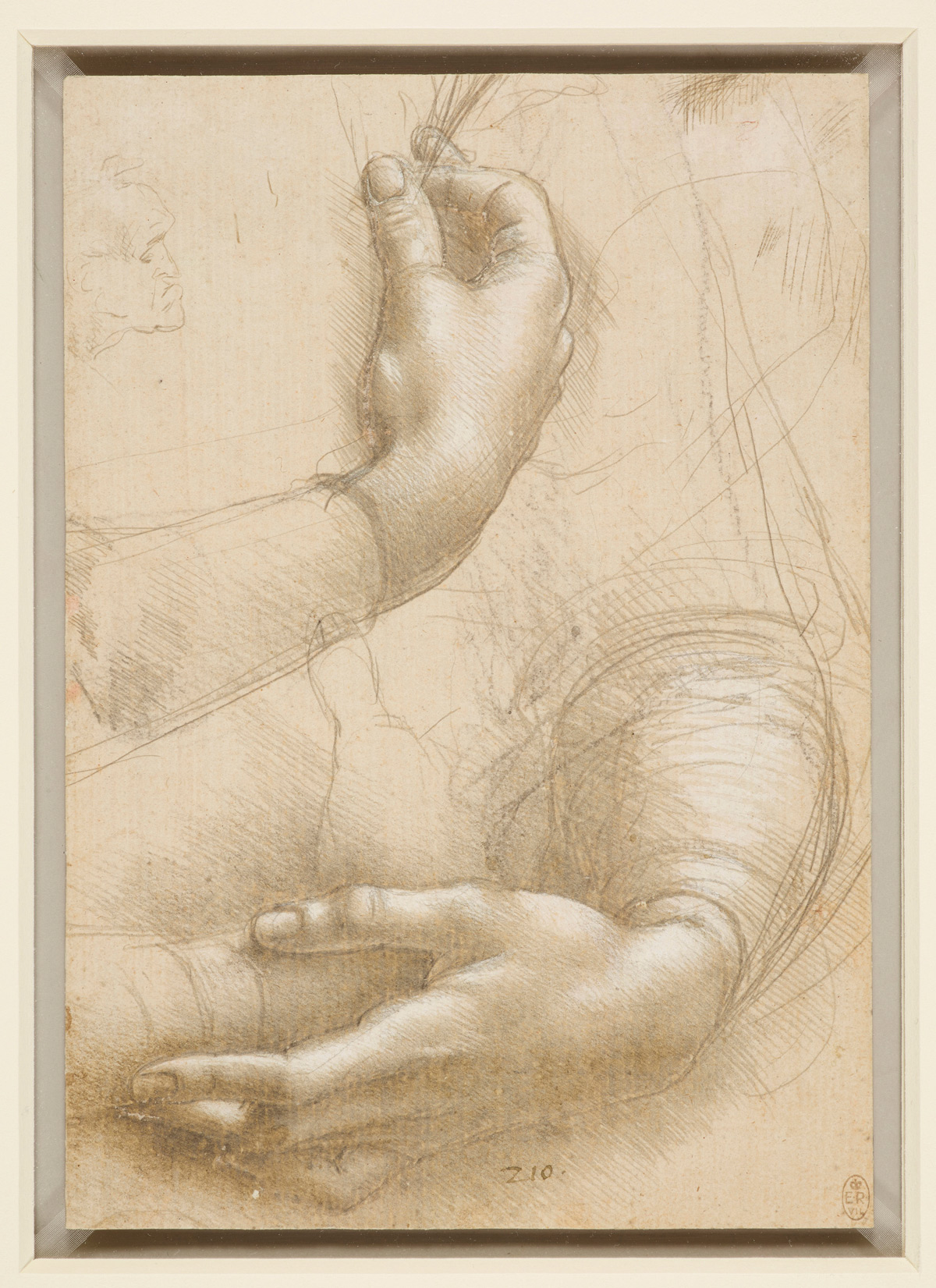 Leonardo da Vinci, Braccia e mani femminili; Testa maschile in profilo (1474-1486 circa; punta d’argento e punta di piombo, con ritocchi successivi dei profili in matita nero-grigiastra tenera, il tutto lumeggiato con biacca a pennello e a gouache, su carta preparata leggermente in rosa color pelle, 215 x 150 mm; Castello di Windsor, Royal Library, The Royal Collection Trust, inv. RCIN 912558) 