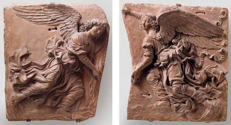 Andrea del Verrocchio e bottega, Angeli volanti (Angeli Thiers), modelli intermedi per il cenotafio del cardinale Niccolò Forteguerri nella Cattedrale di Pistoia (?) (1480-1483 circa; terracotta, 36,5 x 32,8 x 5,5 cm; Parigi, Musée du Louvre, Département des Sculptures, inv. TH 33; 37 x 34 x 4,5 cm; Parigi, Musée du Louvre, Département des Sculptures, inv. TH 34) 