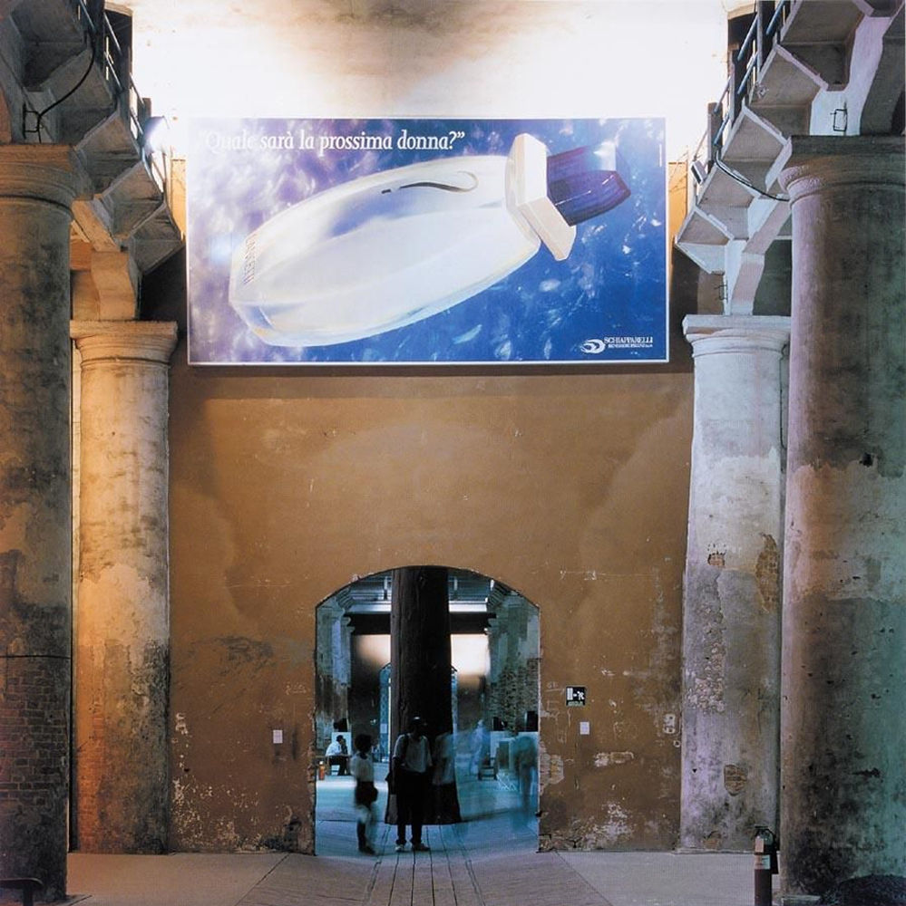 Maurizio Cattelan affitta il suo spazio alla Biennale di Venezia del 1993