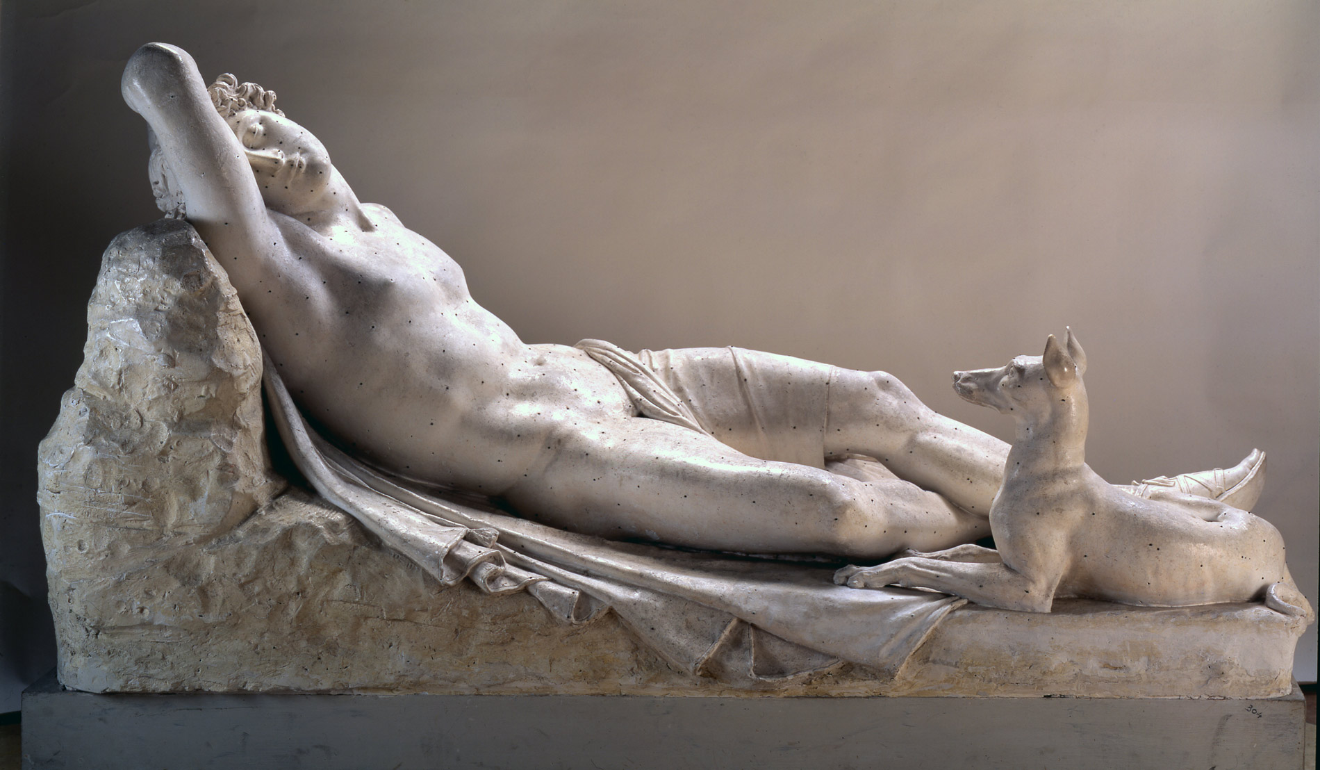 Antonio Canova, Endimione dormiente (1819; gesso, 183 x 85 x 95 cm; Possagno, Gypsotheca e Museo Antonio Canova) 2019, Possagno (TV), Fondazione Canova onlus - Gypsotheca e Museo Antonio Canova | Archivio Fotografico interno. Foto di Lino Zanesco Antonio Canova, Endimione dormiente (1819; gesso, 183 x 85 x 95 cm; Possagno, Gypsotheca e Museo Antonio Canova) 2019, Possagno (TV), Fondazione Canova onlus - Gypsotheca e Museo Antonio Canova | Archivio Fotografico interno. Foto di Lino Zanesco