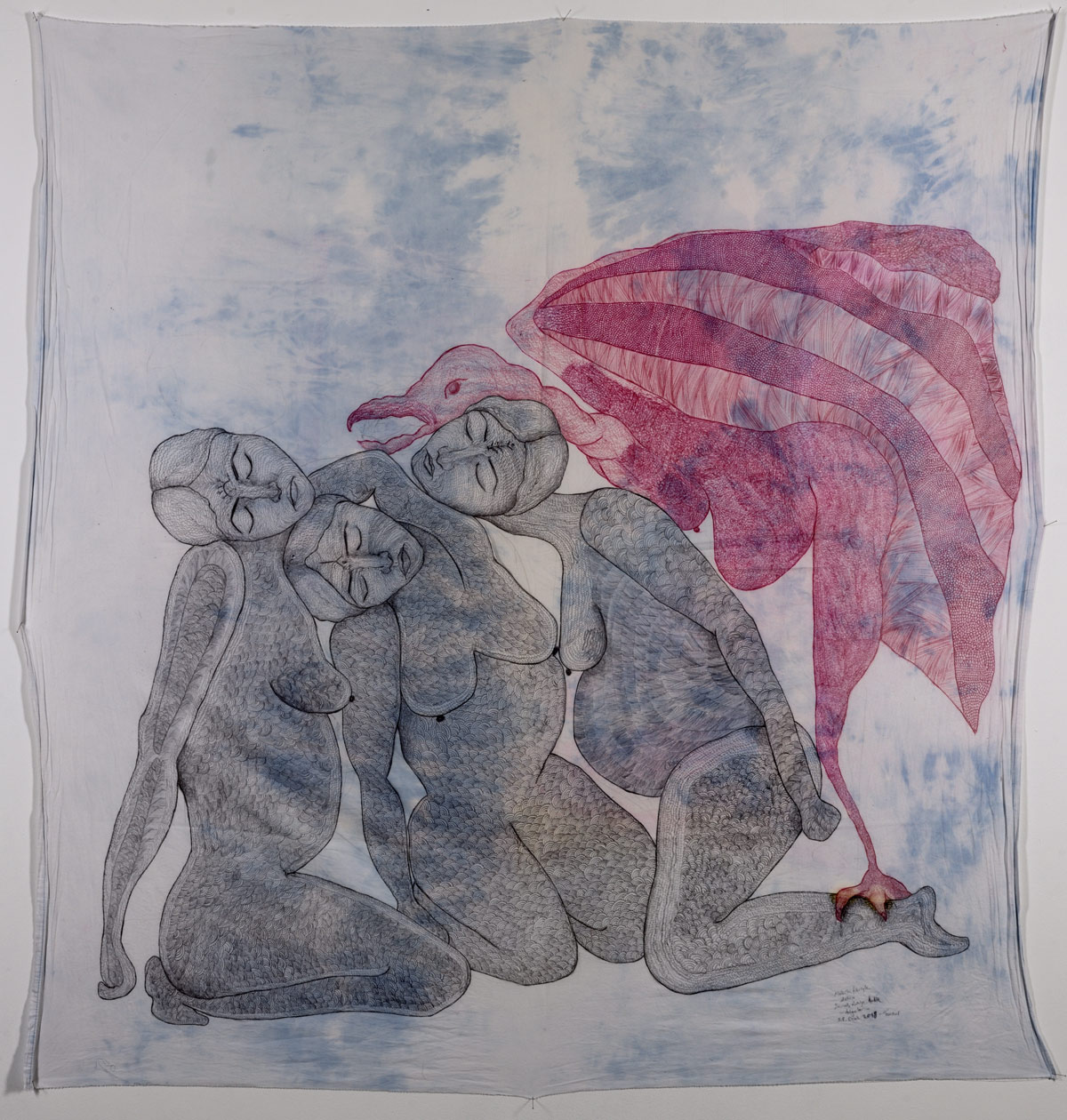 Zehra Doğan, Kuş kadinlar, Donne uccello (2019, carcere di Tarso; penna a sfera su tessuto, 150 x 142 cm). Photo credit: Jef Rabillon