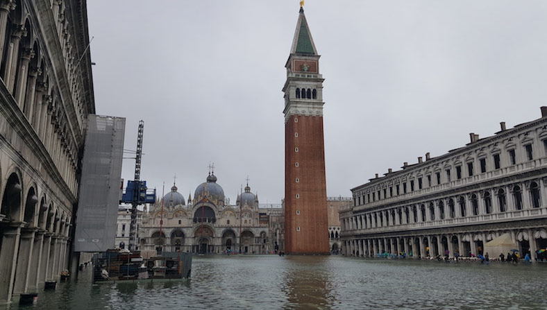 Piazza San Marco sotto l'acqua alta