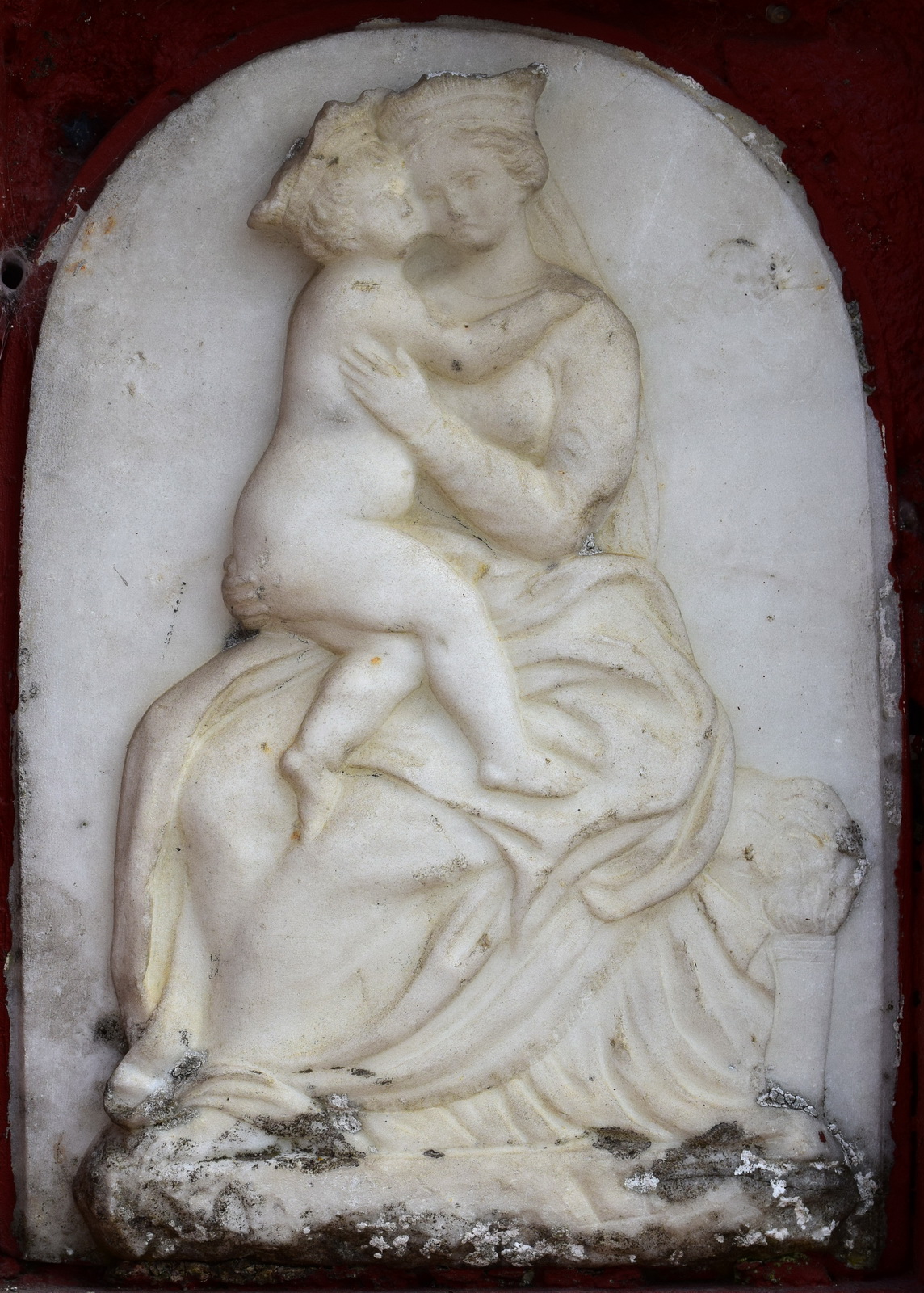 Scultore ignoto, Madonna delle Grazie di Carrara (XIX secolo; marmo, 32 x 23 cm; Aulla) 