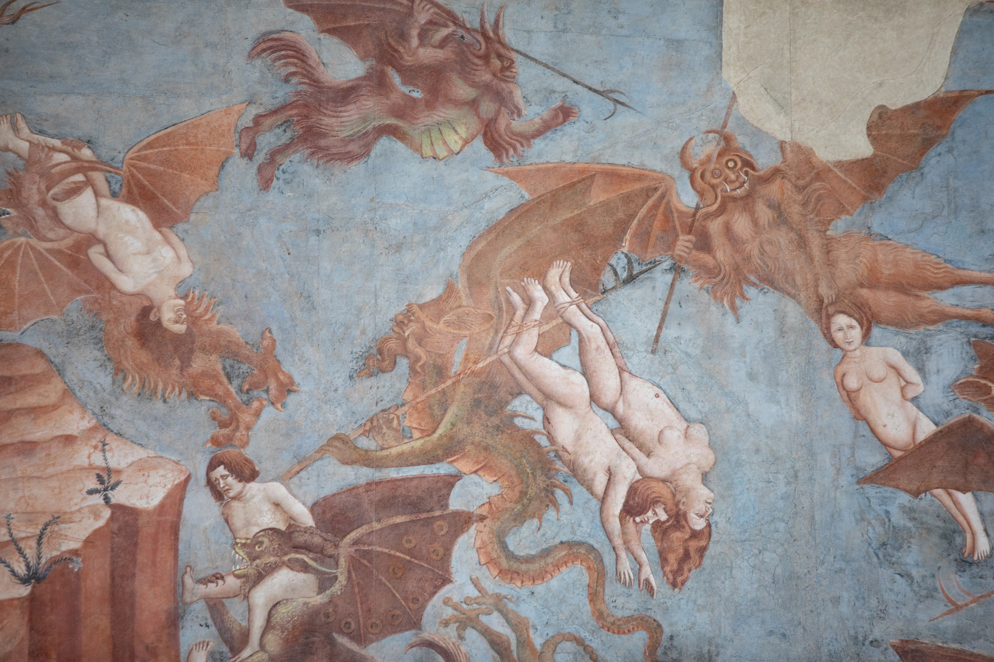 Bonamico Buffalmacco, Trionfo della Morte, dettaglio dei demoni e degli angeli che si disputano le anime
