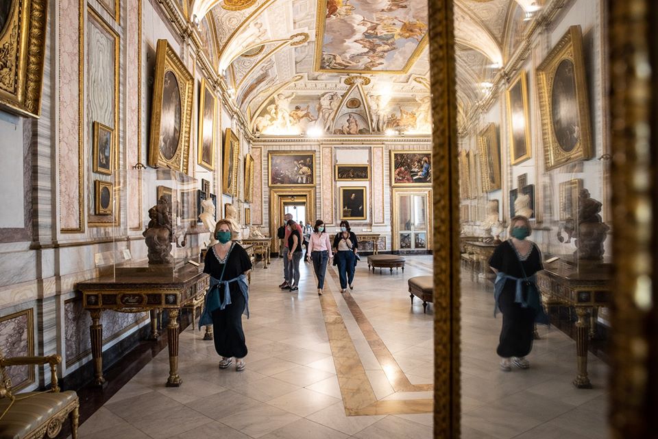 Visitatori alla Galleria Borghese il primo giorno di riapertura 
