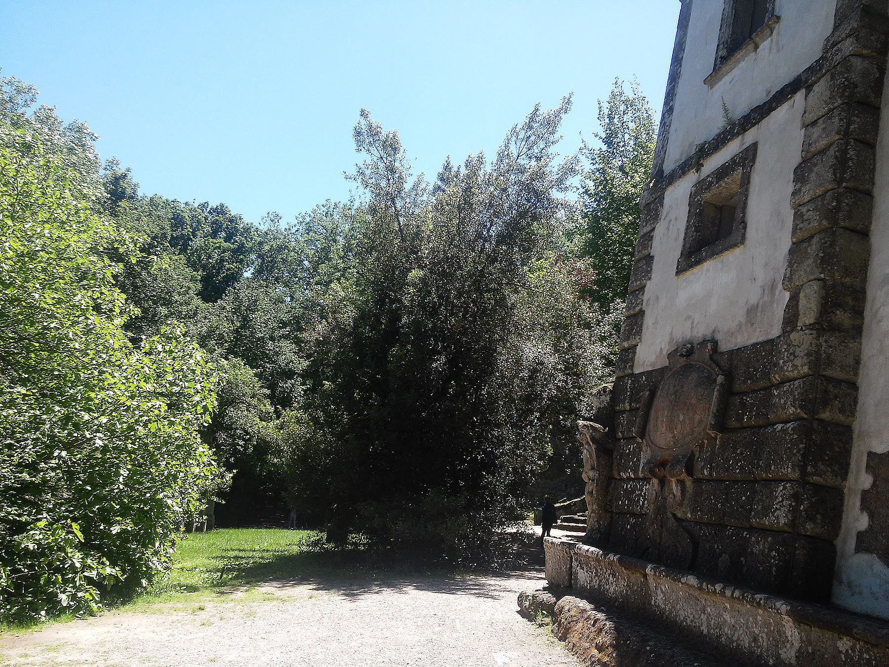 La casa pendente

