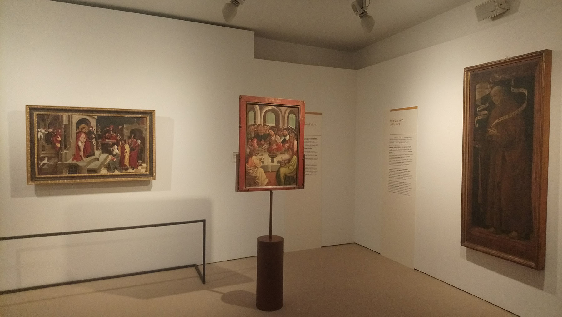 Sala della mostra L'invenzione del colpevole. Il caso di Simonino da Trento dalla propaganda alla storia
