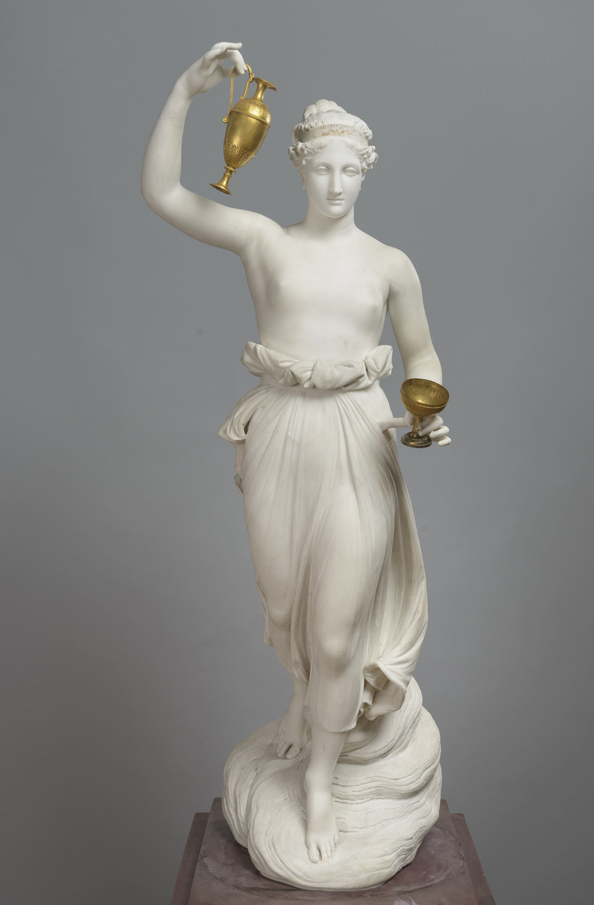 Antonio Canova, Ebe (1800-1805; marmo, 161 x 49 x 53,5 cm; San Pietroburgo, Museo Statale Ermitage, inv. 16)
