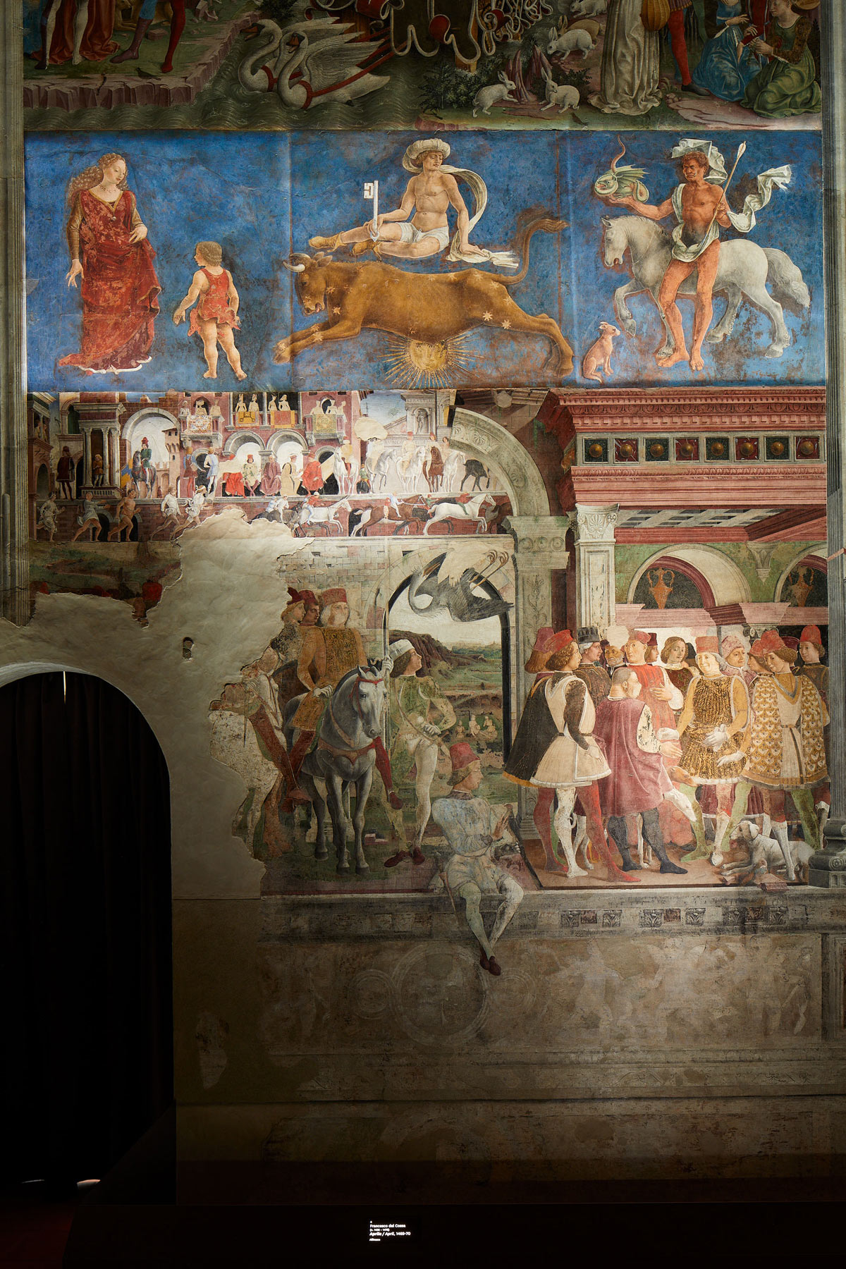 Palazzo Schifanoia, Salone dei Mesi, parete est, Aprile (Francesco del Cossa, 1469-70)  durante la sequenza luminosa. Ph. Credit Henrik Blomqvist