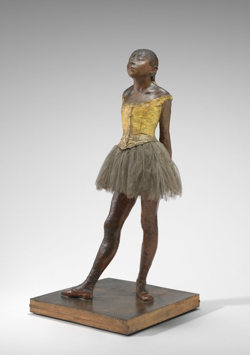 Edgar Degas, Piccola ballerina di quattordici anni (1878-81; cera colorata, metallo, capelli umani, nastro di seta e lino, corpetto in pizzo, tutù di cotone e seta, scarpette di seta, su base di legno, 98,9 x 34,7 x 35,2 cm senza base; Washington, National Gallery of Art, Collezione Paul Mellon) 
