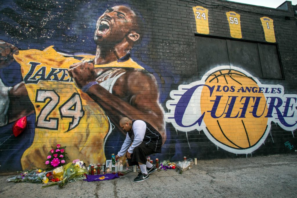 Gli street artist omaggiano Kobe Bryant con le loro opere. Ecco i murales più belli Gli street artist omaggiano Kobe Bryant con le loro opere. Ecco i murales più belli