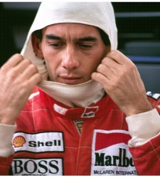 Todi dedica una mostra ad Ayrton Senna nel 25° anniversario della scomparsa Todi dedica una mostra ad Ayrton Senna nel 25° anniversario della scomparsa