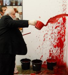 Mantova, la mostra di Nitsch parte nonostante le polemiche e i tentativi di boicottaggio Mantova, la mostra di Nitsch parte nonostante le polemiche e i tentativi di boicottaggio