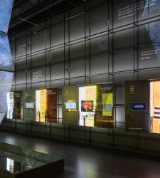 La Triennale di Milano alla sua XXII edizione. Il tema è il legame tra uomo e la natura nelle sue forme distruttive La Triennale di Milano alla sua XXII edizione. Il tema è il legame tra uomo e la natura nelle sue forme distruttive