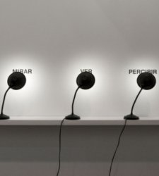 A Bologna la prima personale italiana di Antoni Muntadas, con i lavori dagli anni Settanta a oggi A Bologna la prima personale italiana di Antoni Muntadas, con i lavori dagli anni Settanta a oggi