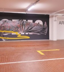 A Brescia aperta la prima mostra-drive in (sì, avete capito bene: ci si entra in macchina)  A Brescia aperta la prima mostra-drive in (sì, avete capito bene: ci si entra in macchina)