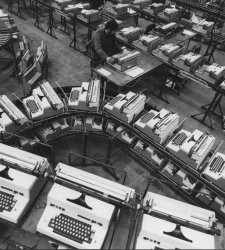 Gianni Berengo Gardin e la Olivetti. Una mostra per i 90 anni del fotografo Gianni Berengo Gardin e la Olivetti. Una mostra per i 90 anni del fotografo