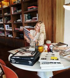Claudia Schiffer cura una mostra: succede al Kunstpalast di Düsseldorf Claudia Schiffer cura una mostra: succede al Kunstpalast di Düsseldorf