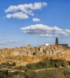 Pitigliano, the little Jerusalem "fantastic appearance in the tranquility of the landscape"