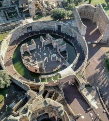 Da sessant'anni Villa Adriana è raccontata dal cinema. Una mostra indaga sul tema Da sessant'anni Villa Adriana è raccontata dal cinema. Una mostra indaga sul tema
