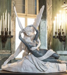 Torino, le sculture di Fabio Viale invadono i Musei Reali: è la mostra “In Between” Torino, le sculture di Fabio Viale invadono i Musei Reali: è la mostra “In Between”