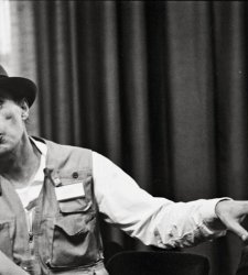 Mantova celebra il centenario di Beuys con una mostra di rari filmati e opere Mantova celebra il centenario di Beuys con una mostra di rari filmati e opere