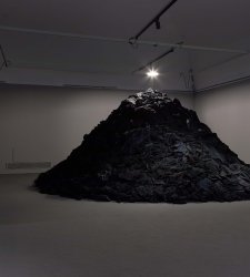 Milano, a Palazzo Reale una grande mostra sul corpo, da Boltanski a DeAndrea, da Beuys a Hanson  Milano, a Palazzo Reale una grande mostra sul corpo, da Boltanski a DeAndrea, da Beuys a Hanson