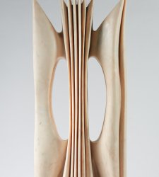 Milano dedica una grande monografica allo scultore uruguaiano Pablo Atchugarry Milano dedica una grande monografica allo scultore uruguaiano Pablo Atchugarry