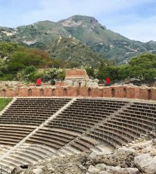 Taormina, opere en plein air al Teatro antico per il centenario di Pietro Consagra Taormina, opere en plein air al Teatro antico per il centenario di Pietro Consagra