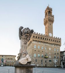 Firenze, ecco l'opera site-specific di Francesco Vezzoli per Piazza della Signoria  Firenze, ecco l'opera site-specific di Francesco Vezzoli per Piazza della Signoria