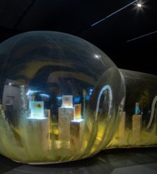 All'HangarBicocca la personale di Anicka Yi con installazioni degli ultimi dieci anni All'HangarBicocca la personale di Anicka Yi con installazioni degli ultimi dieci anni