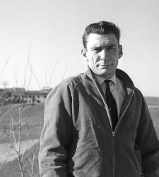 One hundred years after Beppe Fenoglio's birth, Ferrero Foundation dedicates an exhibition to the writer and partisan  One hundred years after Beppe Fenoglio's birth, Ferrero Foundation dedicates an exhibition to the writer and partisan