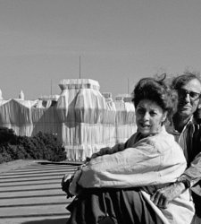 A Düsseldorf l'ultima mostra approvata da Christo prima della sua scomparsa A Düsseldorf l'ultima mostra approvata da Christo prima della sua scomparsa