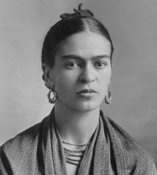 A Trieste la mostra sensoriale per scoprire il mondo di Frida Kahlo a 360° A Trieste la mostra sensoriale per scoprire il mondo di Frida Kahlo a 360°