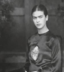 Ancona, una grande mostra sui fotografi che hanno raccontato Frida Kahlo  Ancona, una grande mostra sui fotografi che hanno raccontato Frida Kahlo
