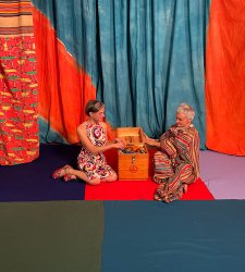 A Piacenza due artiste contemporanee celebrano Sonia Delaunay e il suo abito manifesto A Piacenza due artiste contemporanee celebrano Sonia Delaunay e il suo abito manifesto