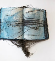 I Libri di Maria Lai in Vaticano per la prima mostra nello Stato dedicata all'artista sarda  I Libri di Maria Lai in Vaticano per la prima mostra nello Stato dedicata all'artista sarda