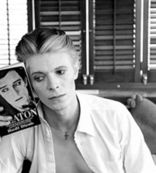 A Torino una mostra su David Bowie negli scatti di Steve Shapiro A Torino una mostra su David Bowie negli scatti di Steve Shapiro