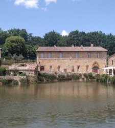 Bagno Vignoni, the village with a bath instead of a square